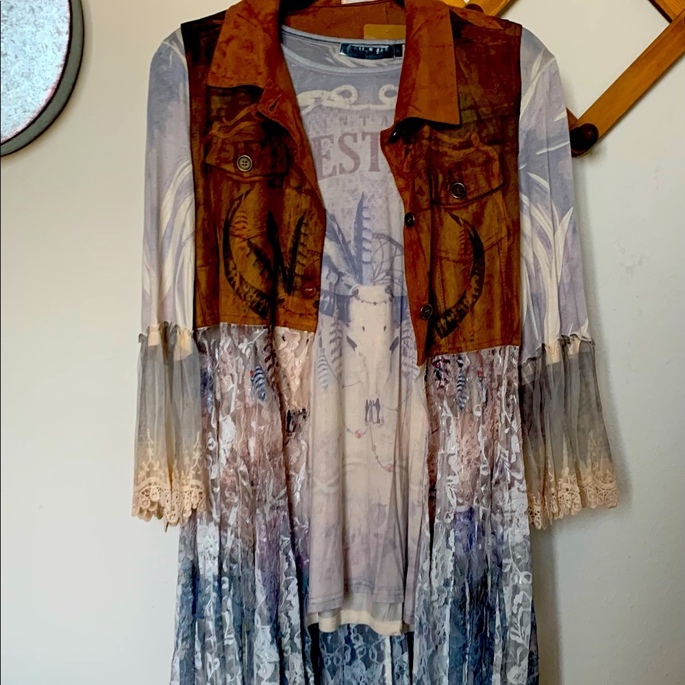 Western sleeveless vest. Lacy and light weight. Never worn, tags still on!